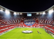 PG电子APP-赛道传奇，汉密尔顿驾驭阿斯顿马丁，完胜红牛二队的战术奇迹